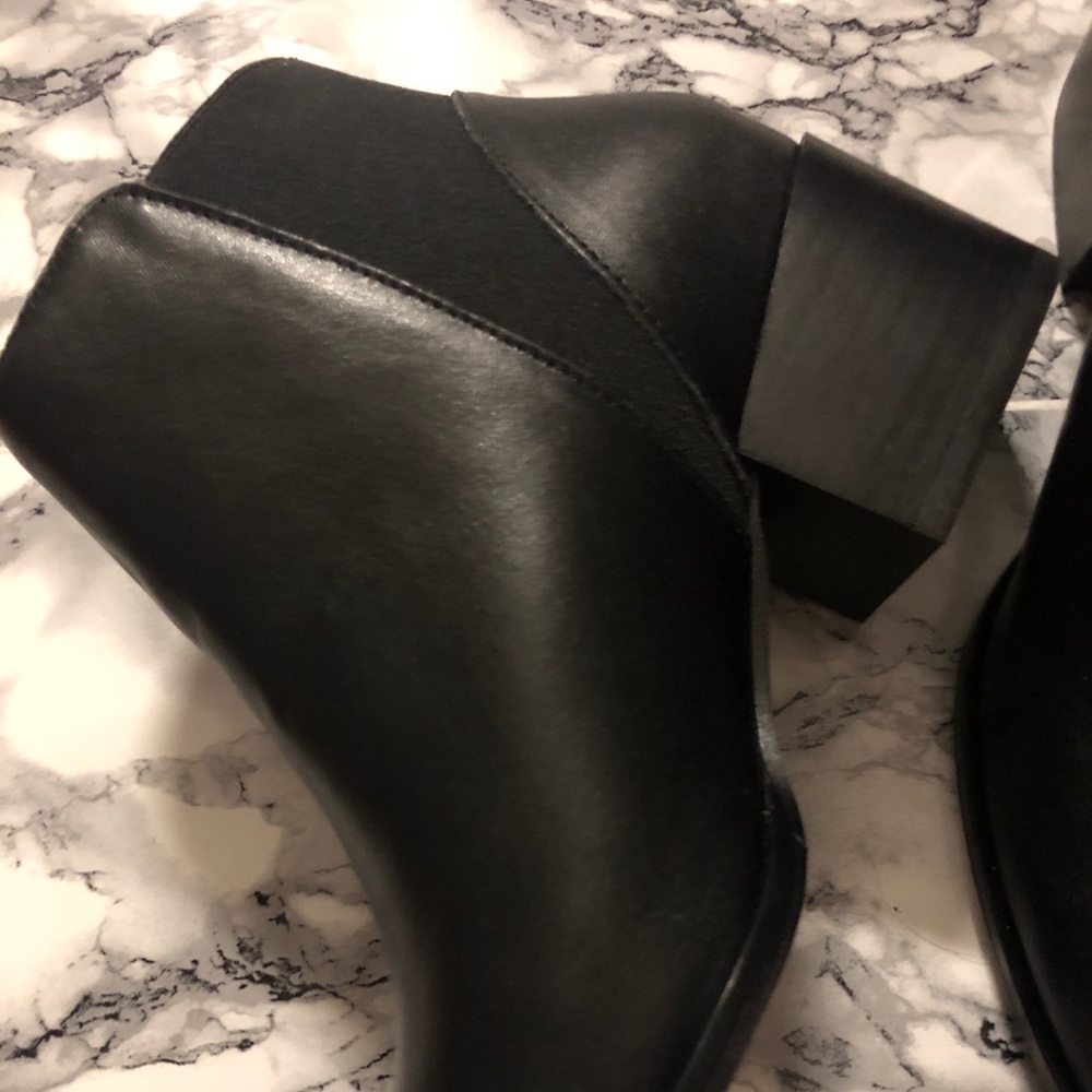 Chinese Laundry Finn booties